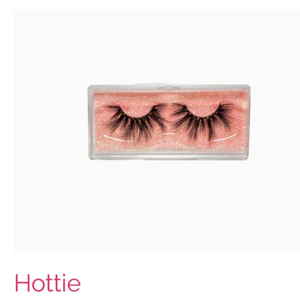 Mink Lashes 💖 - Picture 2 of 3